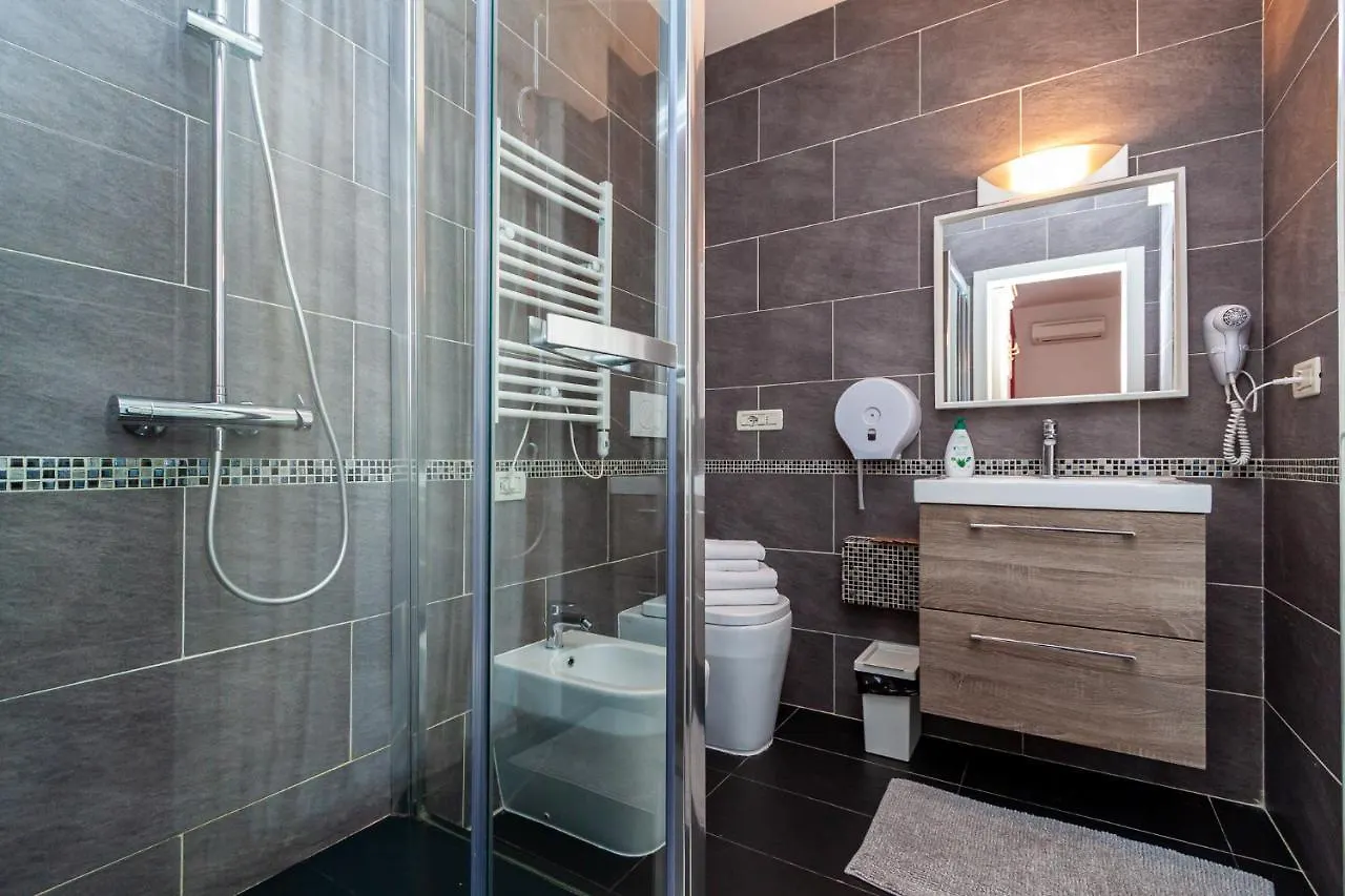 Guest house Ca' Rebeka Venice - Atika & Atif Mestre